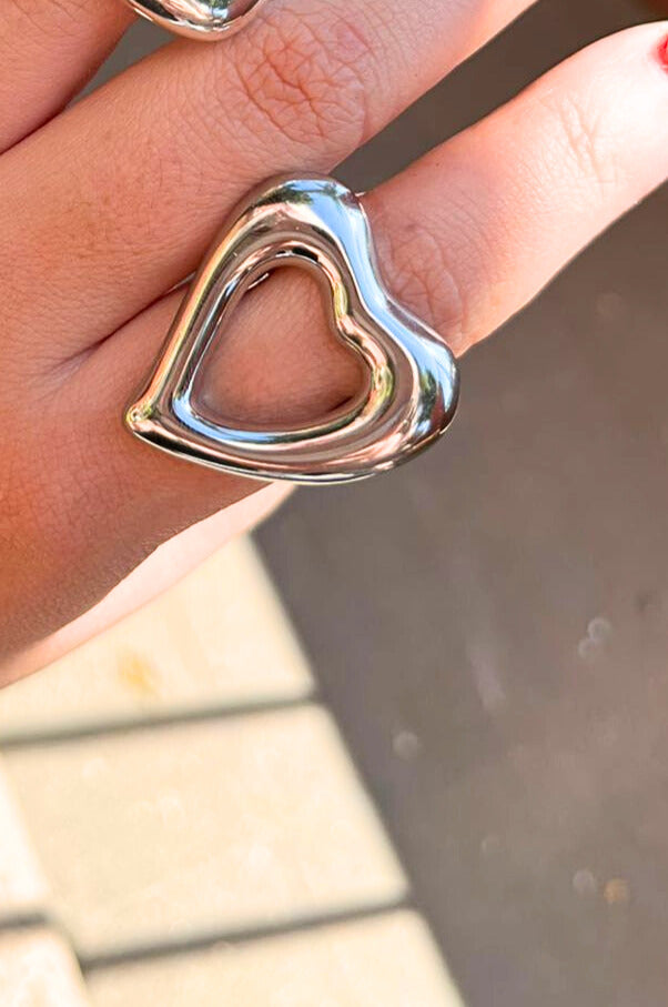 ANILLO SILUETA CORAZON PLATA