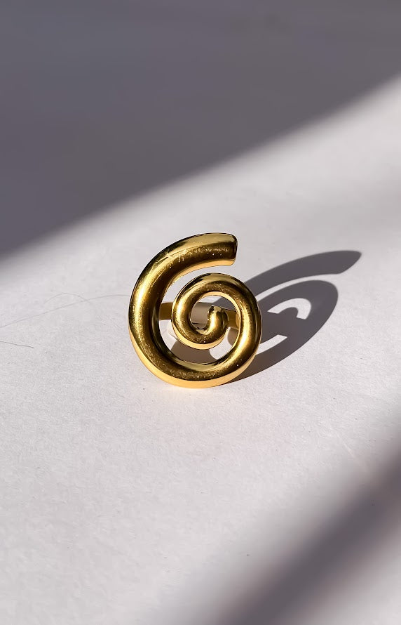 ANILLO ESPIRAL DORADO