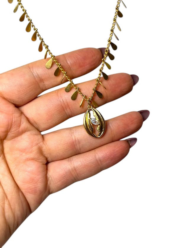 CHOKER GOTAS Y CONCHA