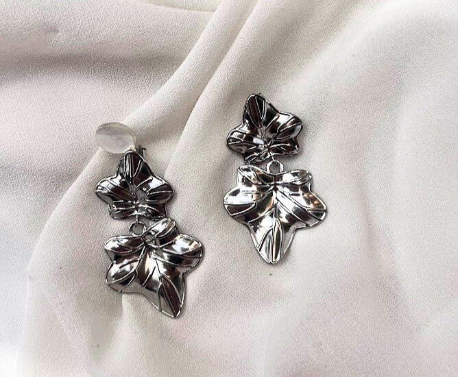 ARETES COLGANTES FLOR