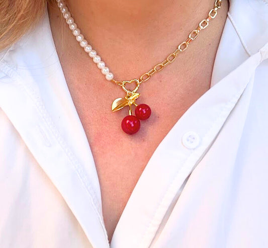 COLLAR PERLAS Y CEREZA