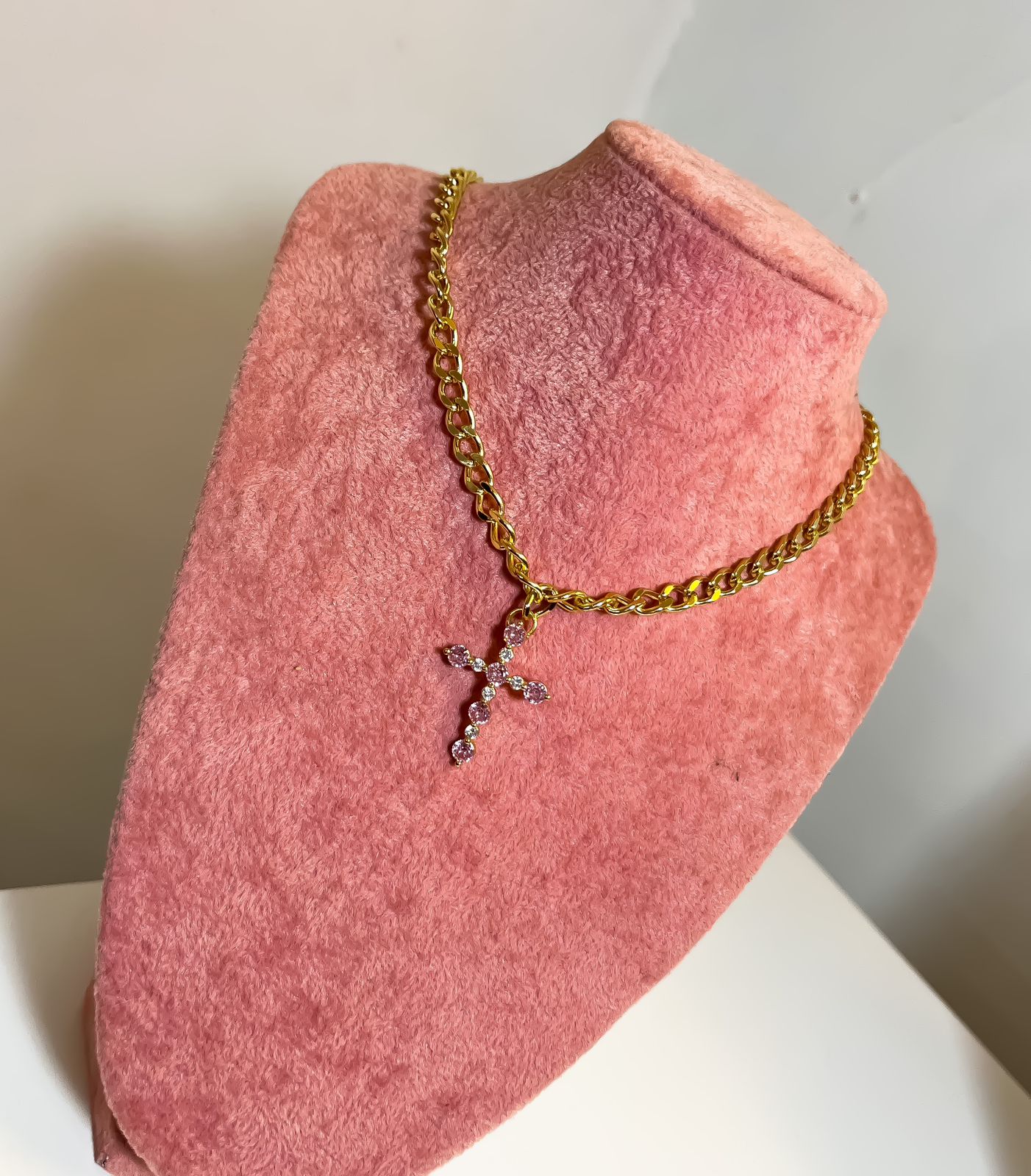 COLLAR CRUZ ZIRCONIAS ROSA