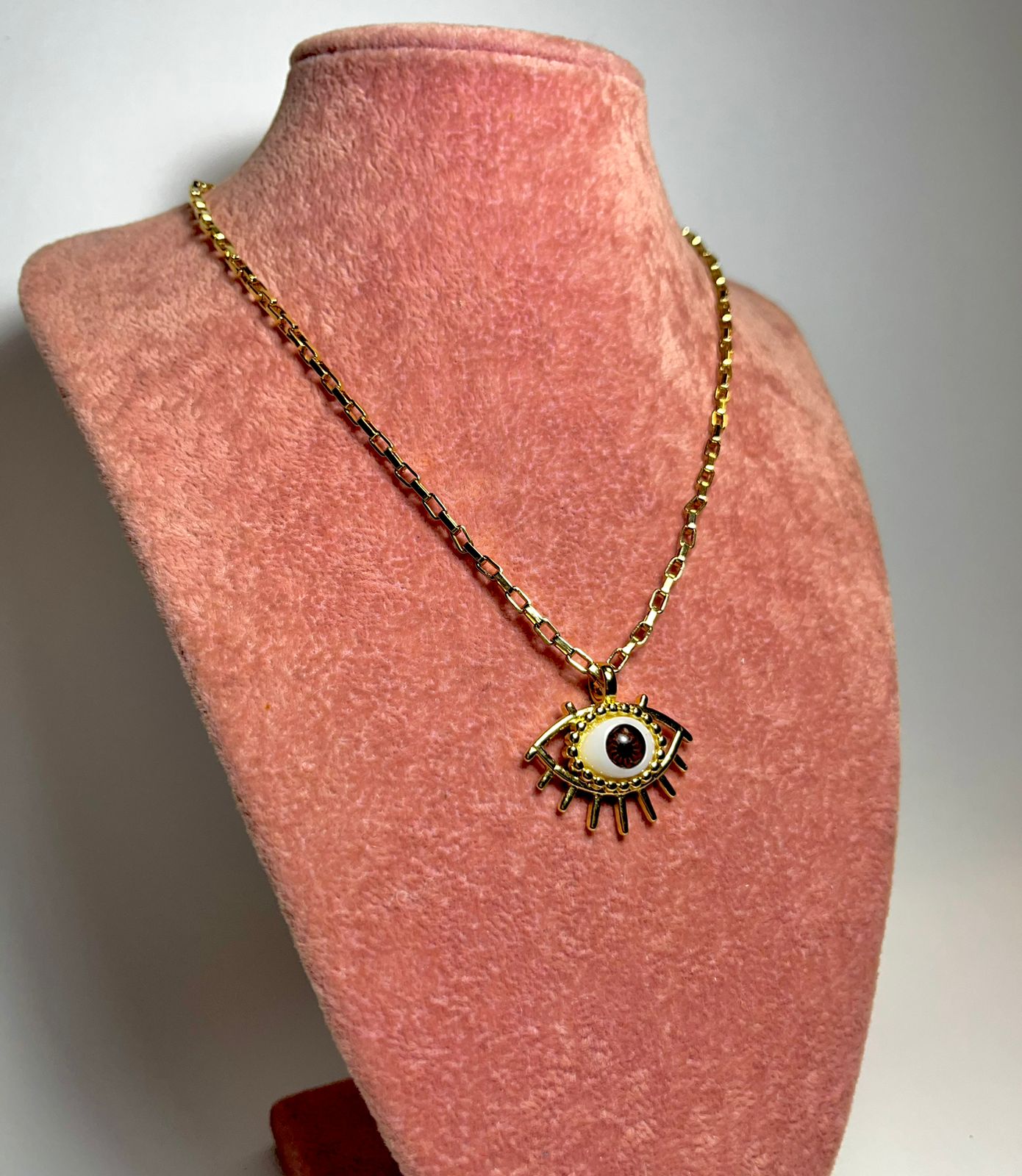 COLLAR OJO CAFE