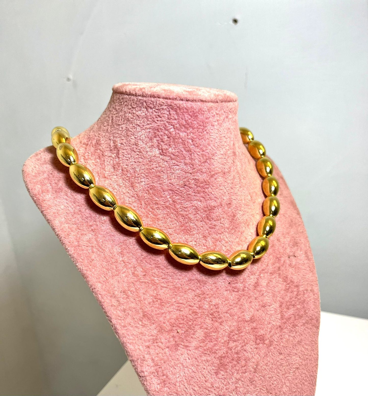 CHOKER CUENCAS OVALADAS DORADAS