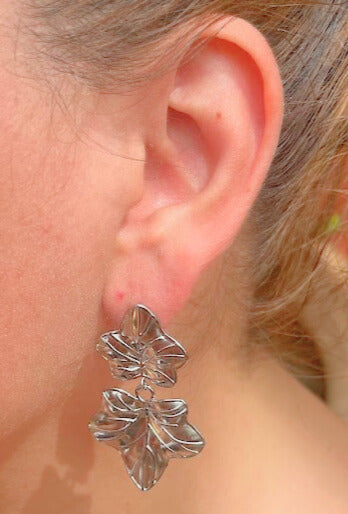 ARETES COLGANTES FLOR